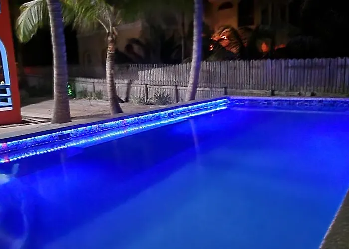 Ocean Front With Pool, Private And Dock 3* San Pedro (Ambergris Caye)