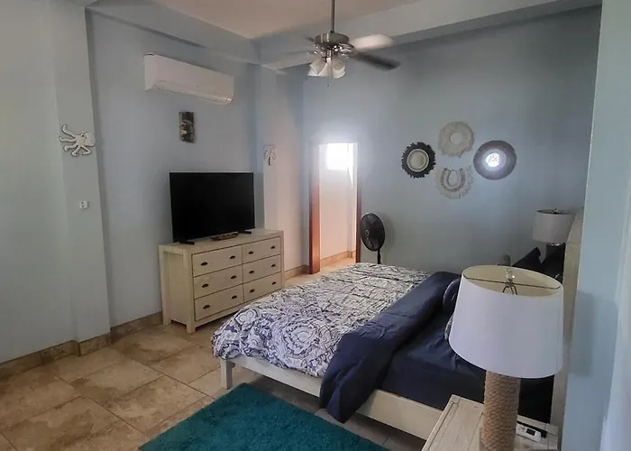 Hotel Ocean Front With Pool, Private And Dock 3*