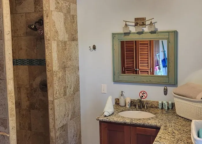 Hotel Ocean Front With Pool, Private And Dock San Pedro (Ambergris Caye)